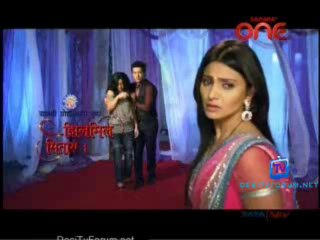 Jhilmil Sitaron Ka Aangan Hoga 29th August 2013 Video Watch