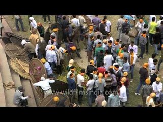 Having fruits for energy before participating in stone war