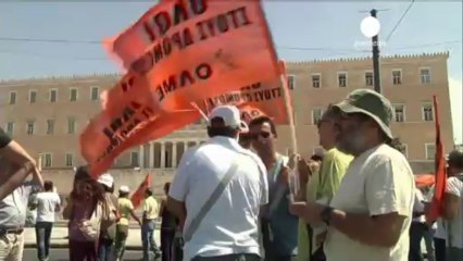 Yunan memurlar iş bırakma eylemi yaptı