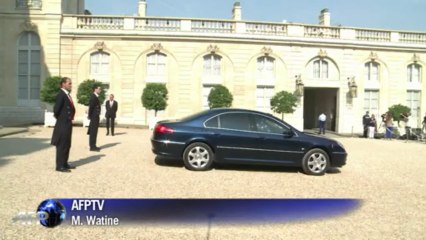 Hollande vows 'full support' for Syrian opposition