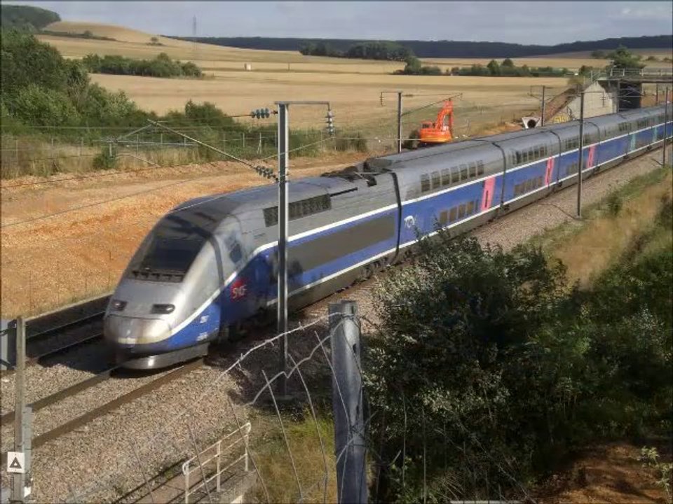 TGV sur la LGV à Sens