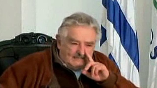 Mujica dice fumar marihuana no te lleva a las drogas duras