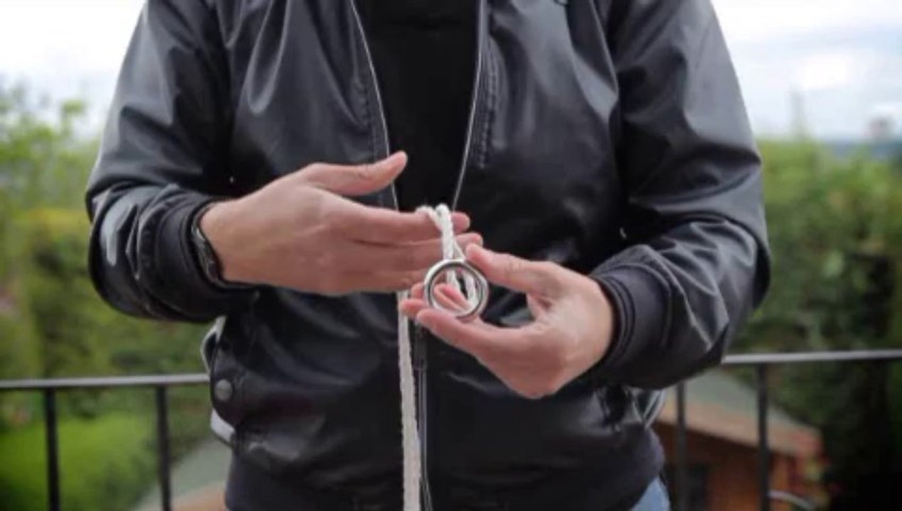 Ring Fling by Marc Oberon - Magic Trick