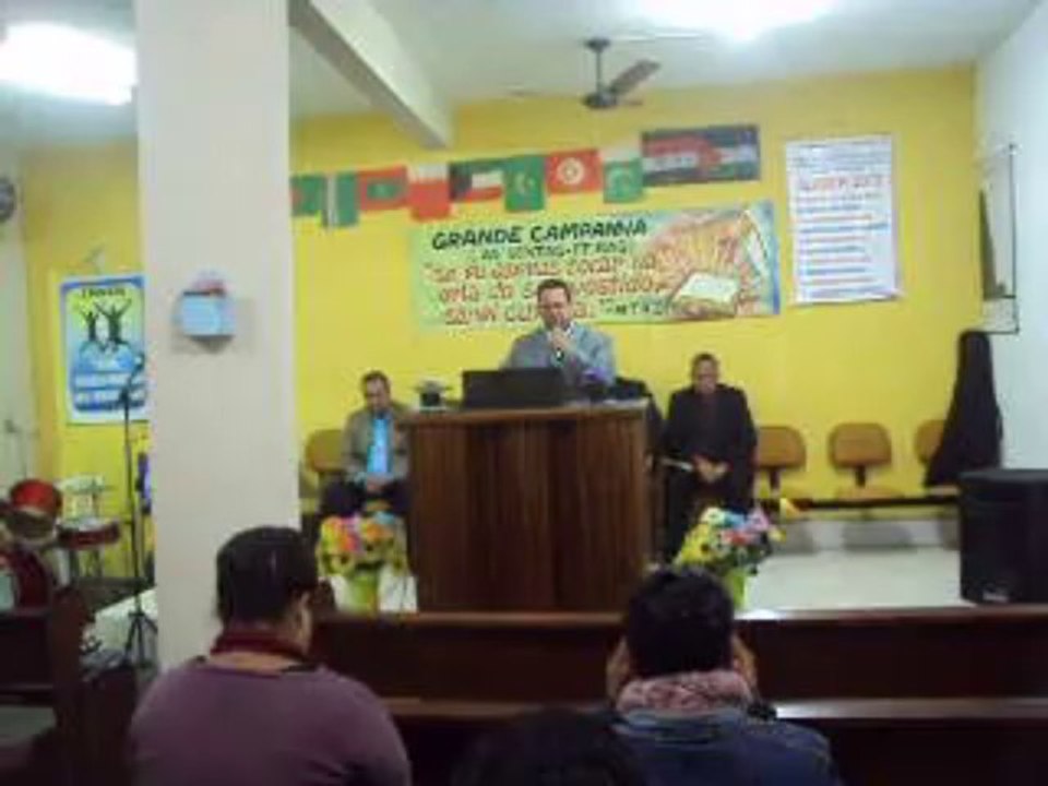 Pastor Alcides Cantando