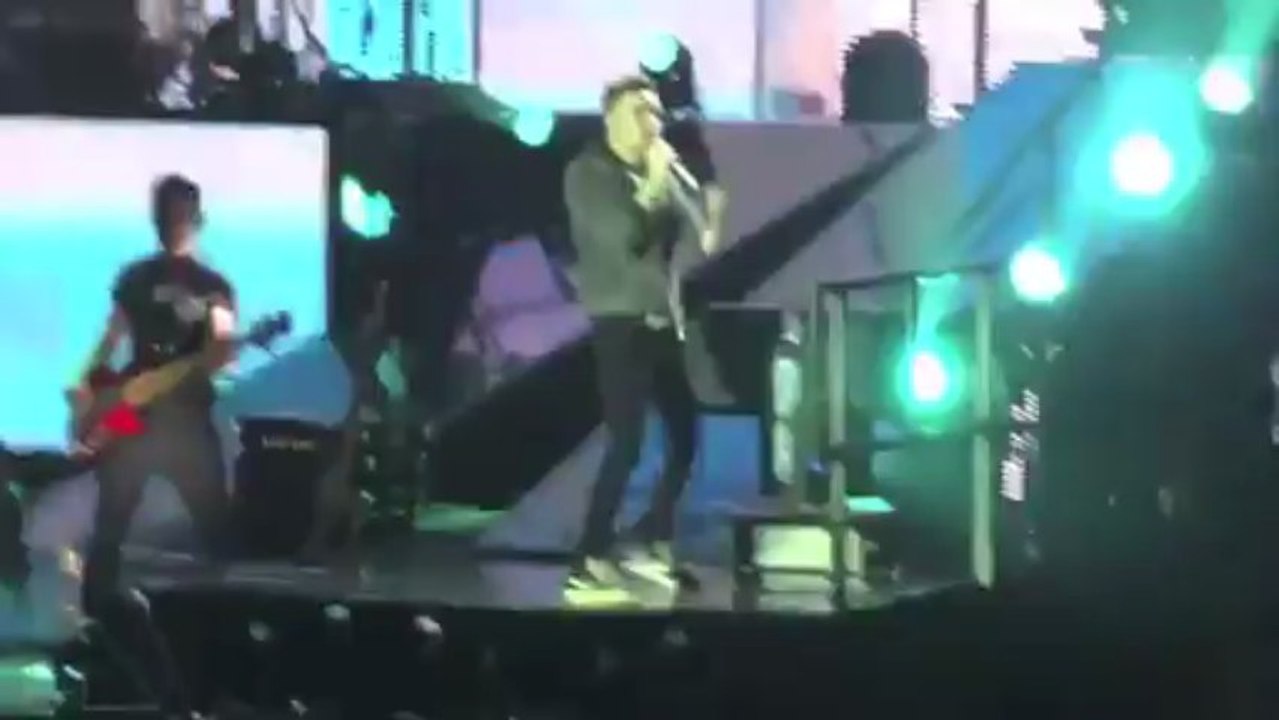 One Thing - One Direction @ Paris, Bercy - YouTube