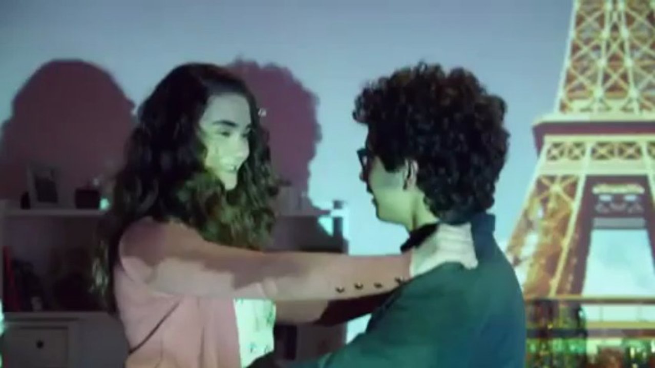 Yalın - Keyfi Yolunda, Aşkı Sonunda (2013) Cornetto