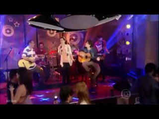 Mayana Neiva cantando em Sangue Bom