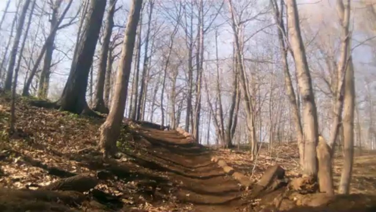 Pistes de DH secretes au Mont Royal a Montreal city