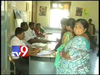 Karnataka sees slow start to voting, clashes take place in Kolar