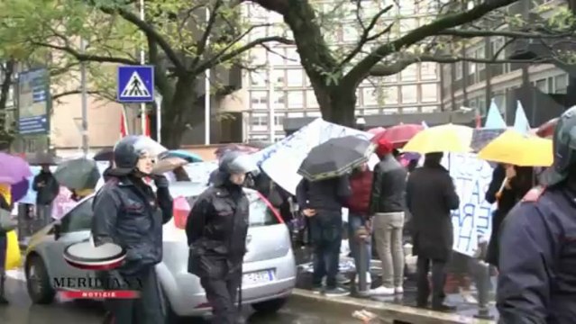 San Raffaele a rischio chiusura, lavoratori bloccano la Cristoforo Colombo