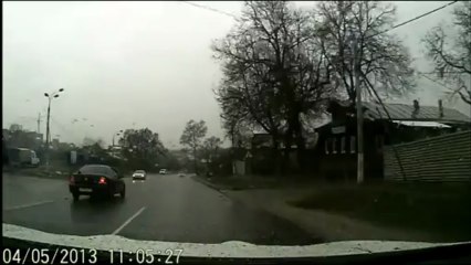 Трагическая авария в Нахабино: водитель Hyundai погиб, другая машина спасена благодаря подушке 🚗