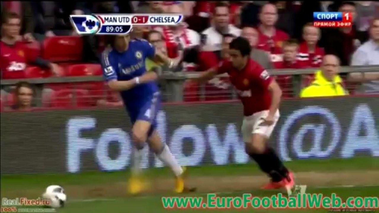 David Luiz Laughs After Diving