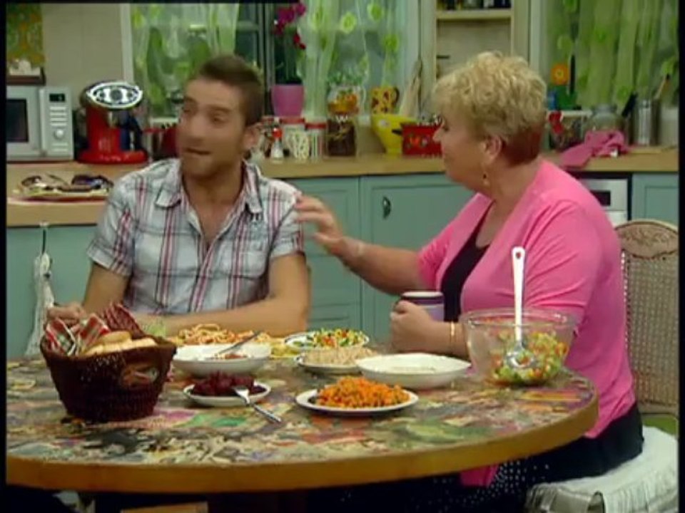 בנות הזהב עונה 3 פרק 15 - משבר בענף