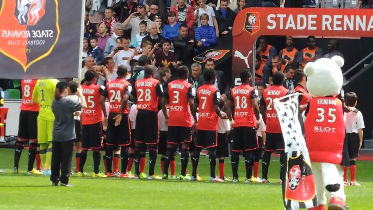 05/05/13 : SRFC-OGCN : entrée des équipes