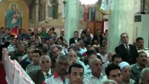 بالفيديو .. محافظ يشارك الأقباط الاحتفال بعيد القيامة بكنيسة السيدة العذراء