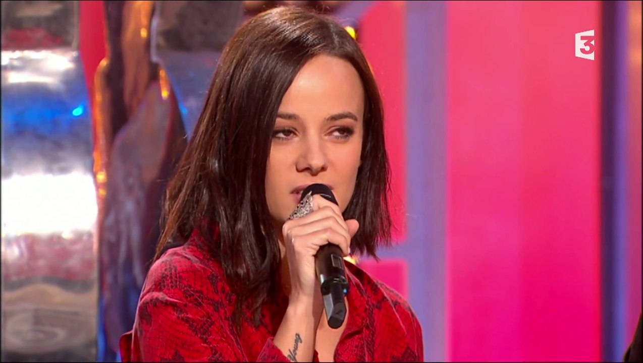 [HD] Alizée - "Ella Elle L'A" _ "Résiste" _ Live @Chabada (2013)