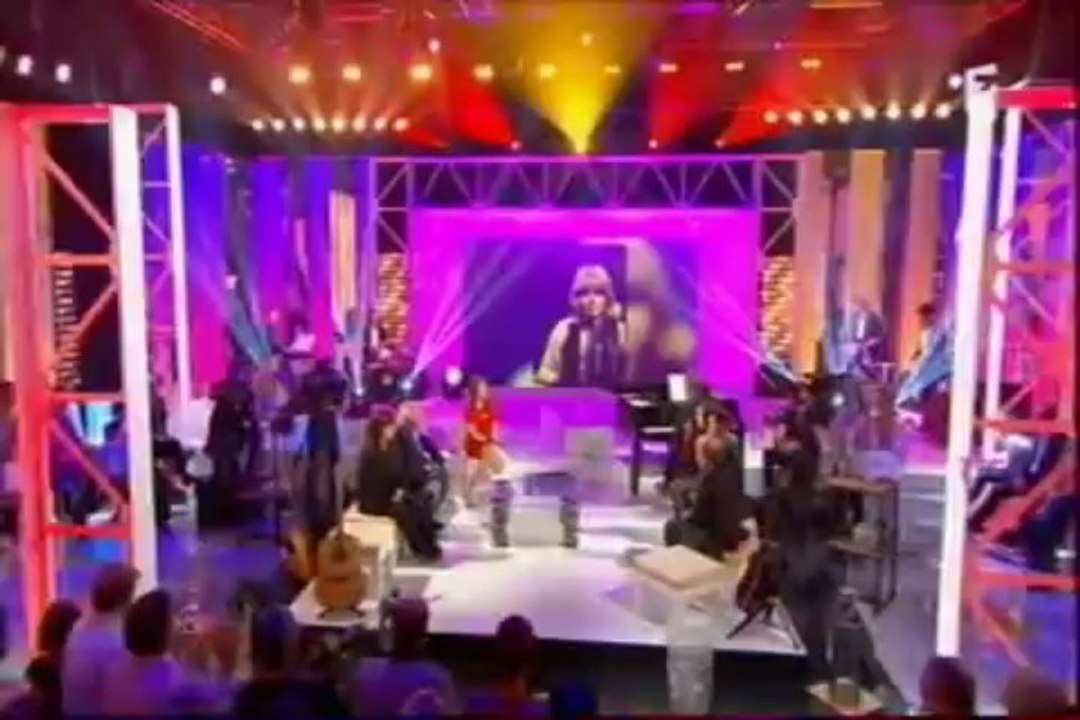 Alizee  -  Ella Elle L'a  -  In Live  - Chabada  le 05- 05- 2013 -