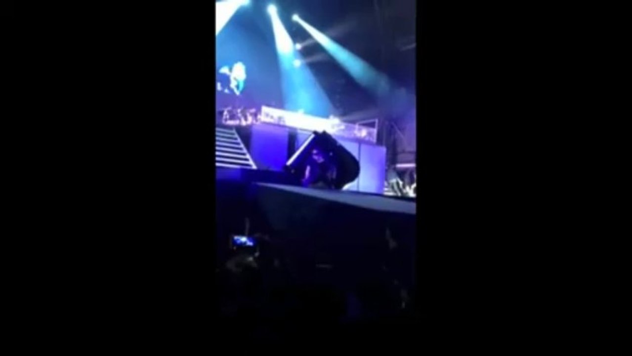 Justin Bieber : Voici la vidéo du fan s'est introduit sur scène à Dubaï