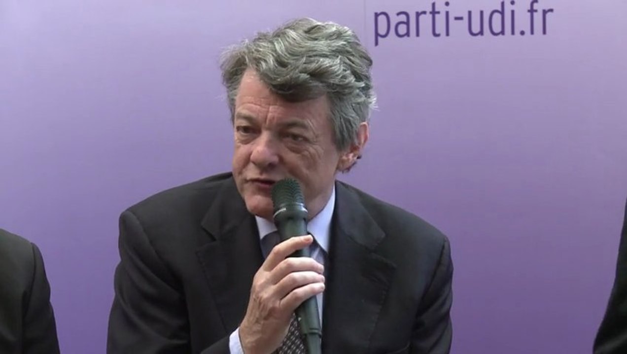 Borloo prône l'union politique autour d'un programme