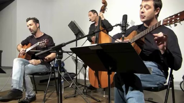 Ronan, Tanaïc et Jacques chantent Brassens: la chasse aux papillons