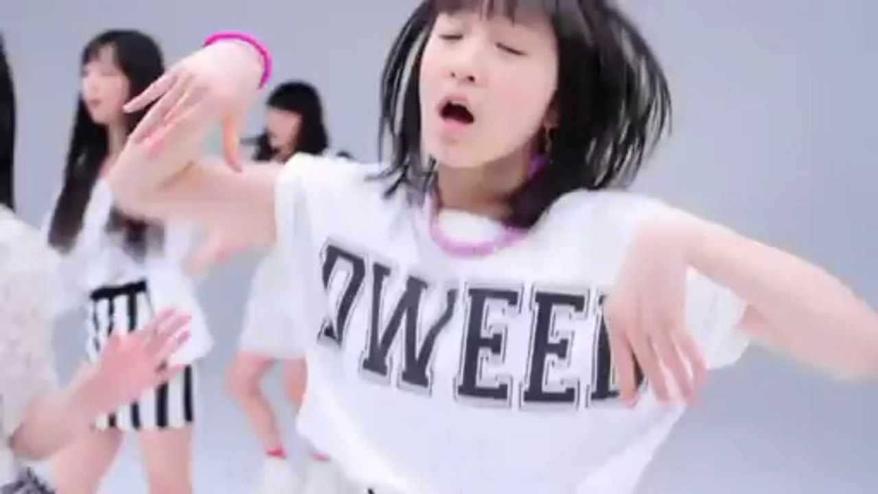 juice=juice  "Watashi ga iu mae ni dakishimenakya ne" (MV)