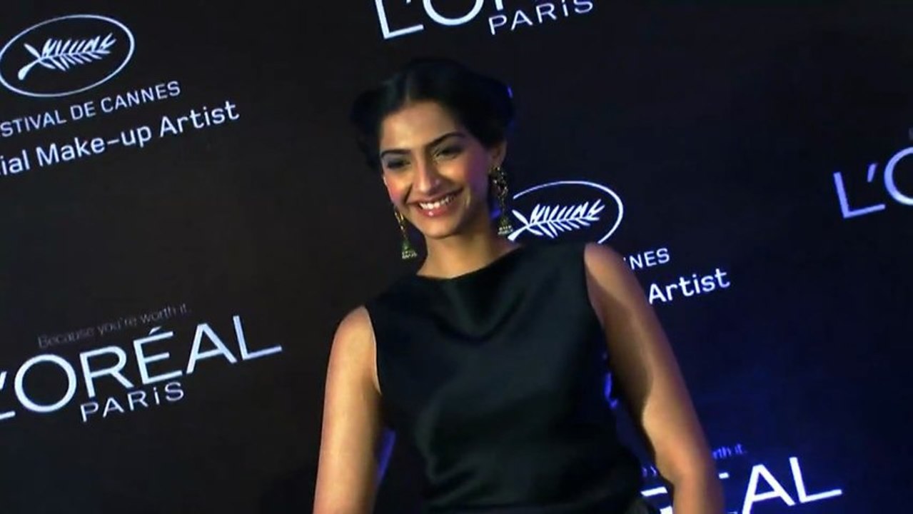 Sonam Kapoor Takes Fashion Tips From Aishwarya...