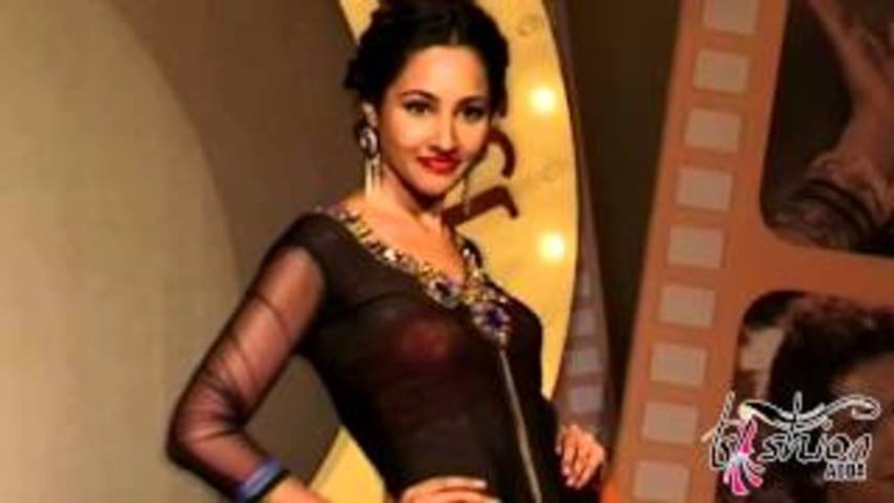 Models Walks The Indian Wear at Silhouette 2013 Bollywood Bytes Fashion Show