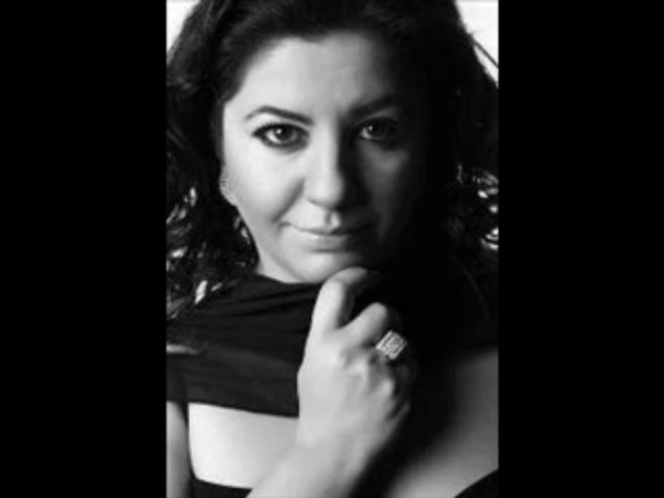 Çiğdem Gürdal - Gönül durup dururken bir güle uçtu