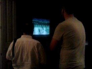 Ο Ράτζα βλέπει βίντεο με Γκάλη