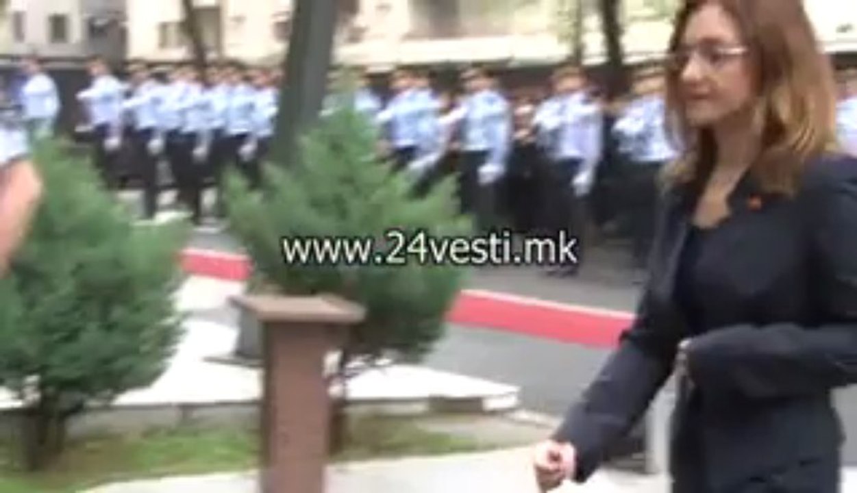 DEN NA POLICIJA   1