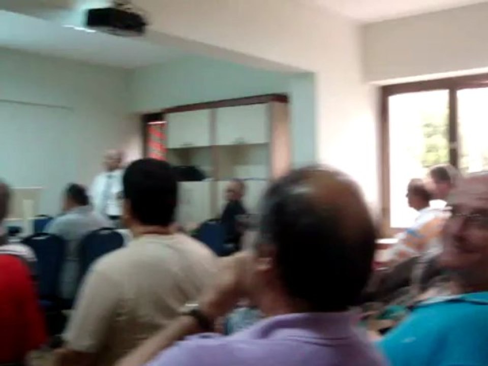 çözülme zülfüne ey dil-rüba