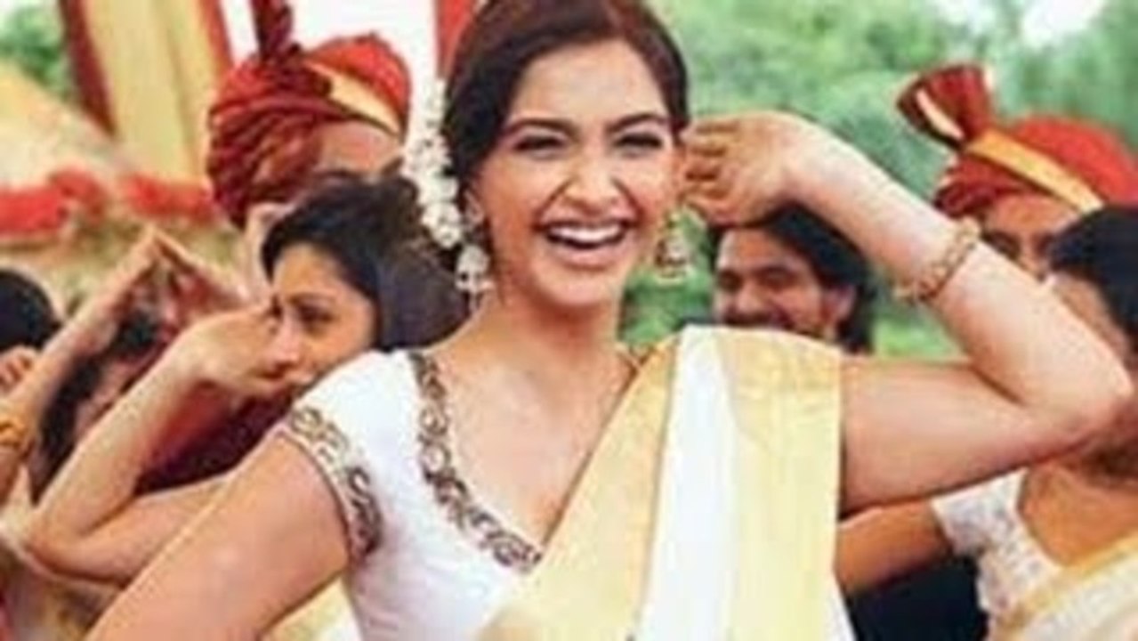 Sonam Kapoor To Do An Item Dance ?