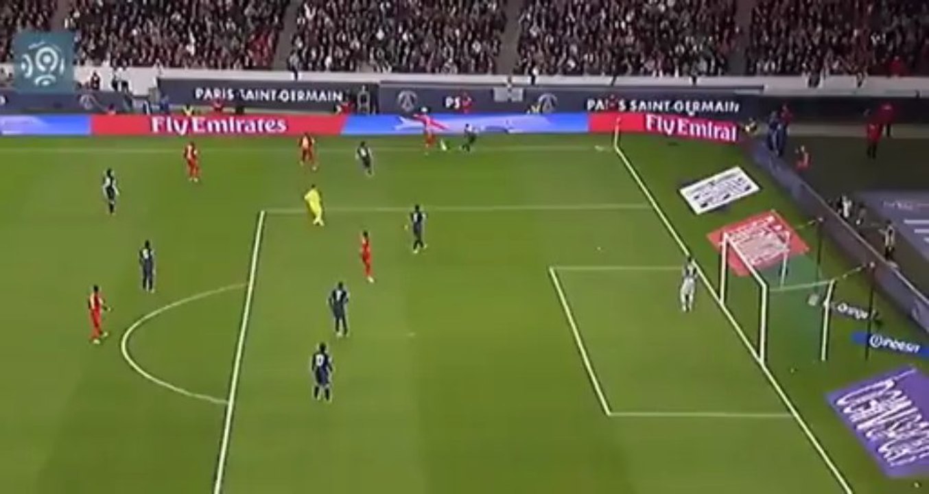 L'expulsion de Thiago Silva contre Valenciennes sous un angle différent