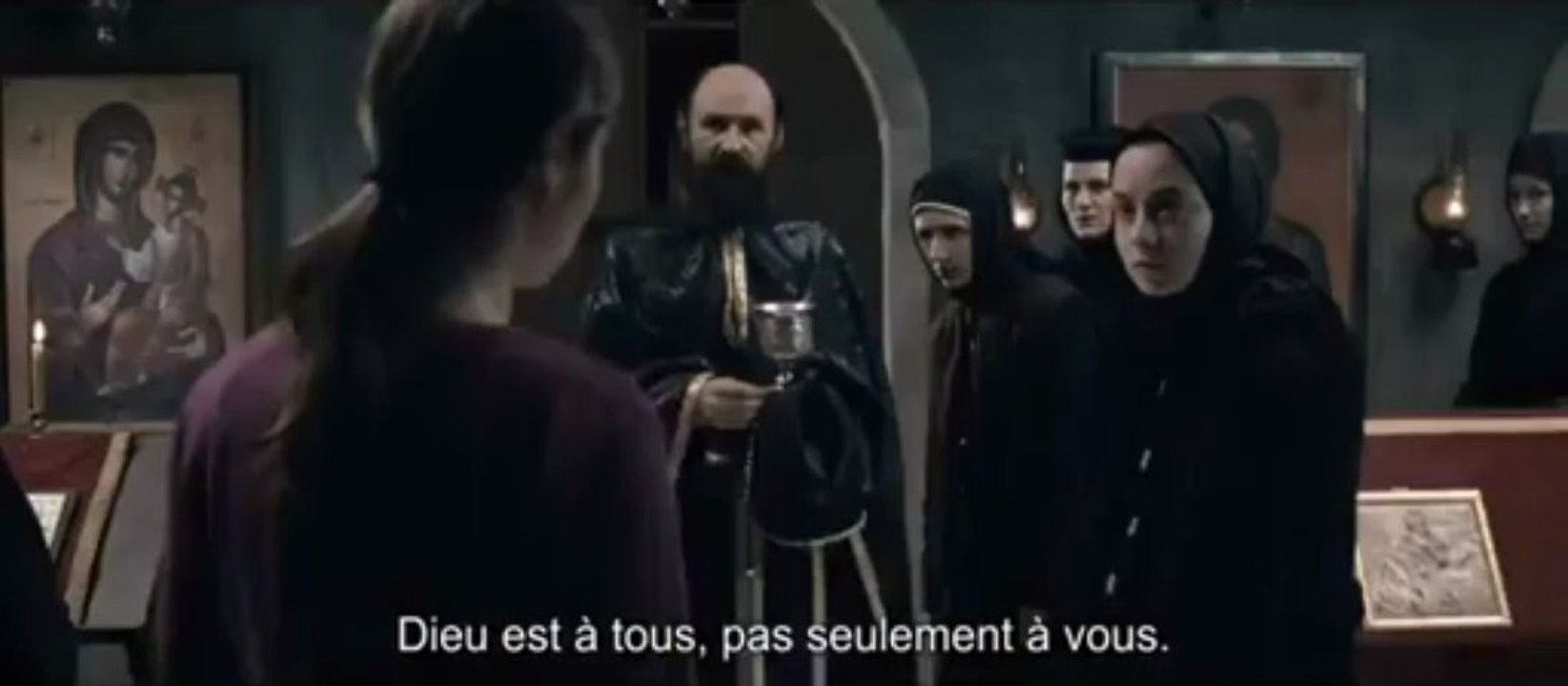 film Au dela des collines Bande Annonce vf