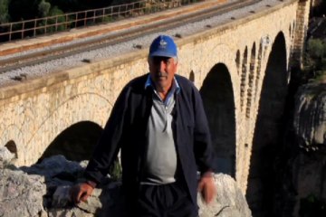 Soğuk rayların arasında geçen bir ömür