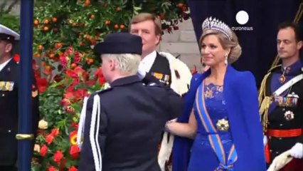 Queens, kings tread tight path in Europe