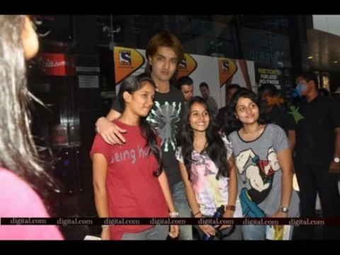 Khursheed Khan Facebook Fans