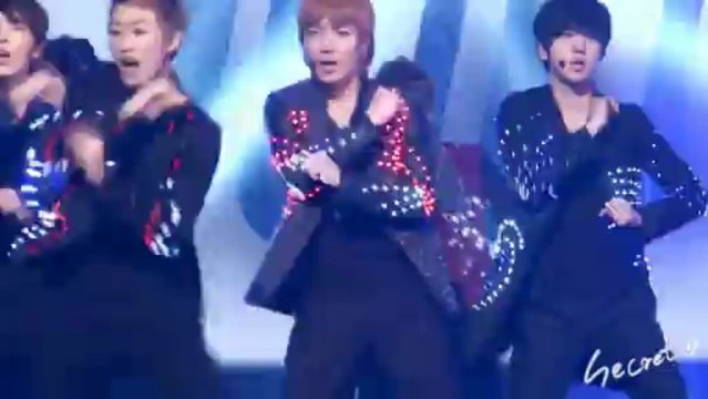 20111230 KBS歌謠大戰- Opera + Mr. SImple (KYUHYUN)