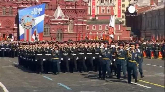 Fine weather adds Victory Day sparkle to Moscow's Red...