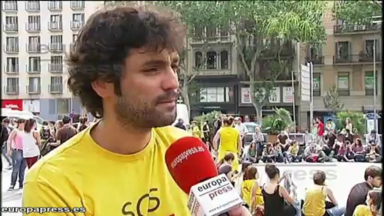 Camisetas amarillas contra los recortes en educación