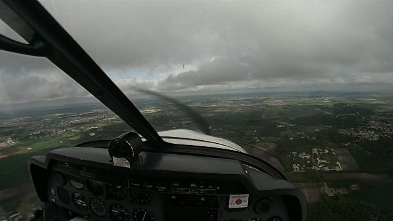 Vol en Robin Dr 400 (Tours de piste)