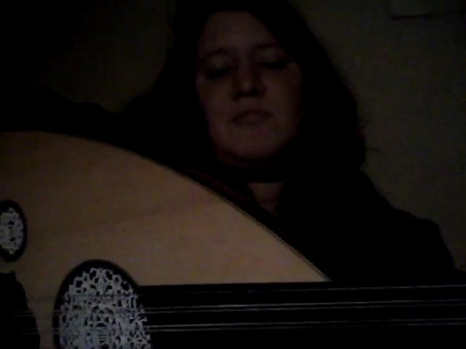 Le chant de la paix au oud à l'oreille