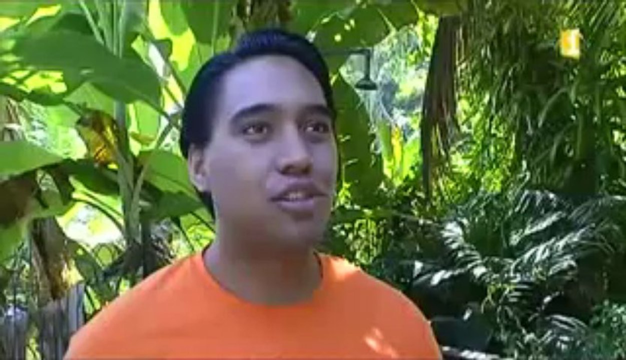 Avis aux nostalgiques de la chanson polynésienne. Léon Peni fait son come back après 25 ans d'absence.