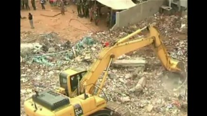 Mortos em Bangladesh chegam a mil e sobrevivente é encontrada