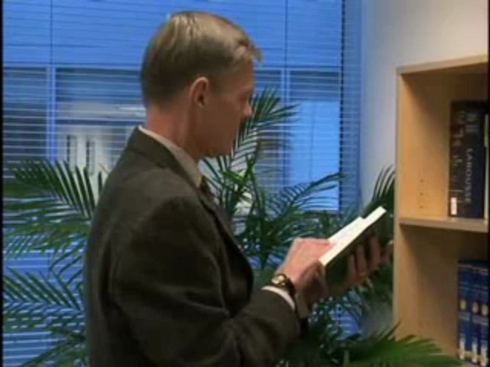 John Hanson - An American who speaks URDU - Madeeha Anwar - UrduVOA