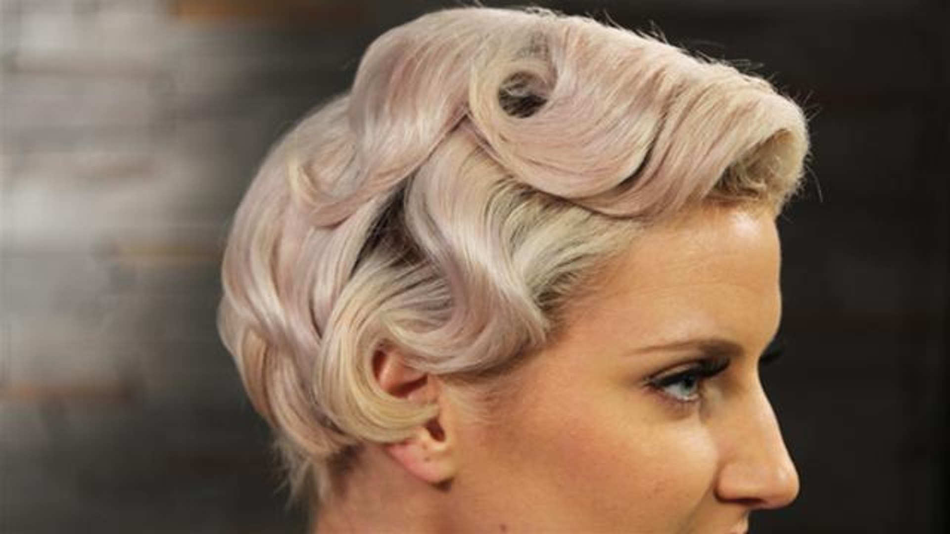 how to style 1920s short hair