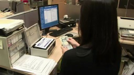 Iene quebra barreira em relação ao dólar