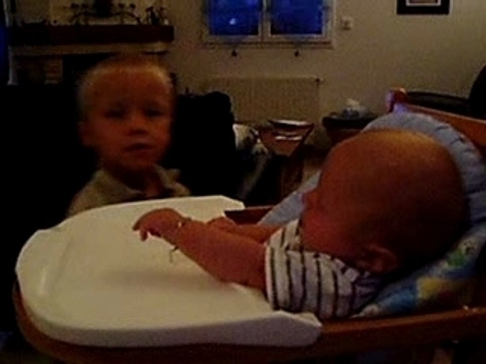 MEZIANE LOUNIS JOUE CHAISE HAUTE