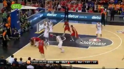 Kyle Hines dives @ 49-67 vs CSKA