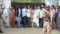 Doppio attentato in Pakistan nel giorno del voto, 11 morti